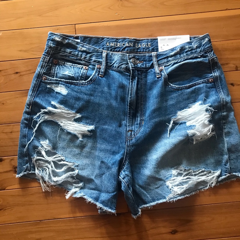 American Eagle Women’s 90s Boyfriend Shorts